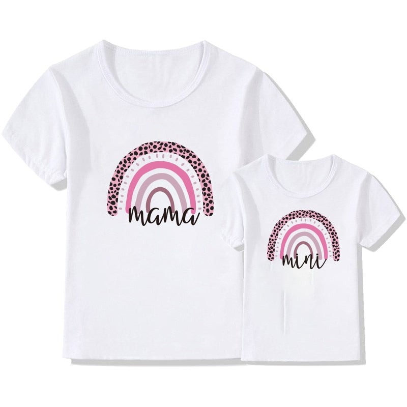 T-shirt avec arc-en-ciel set mère-fille